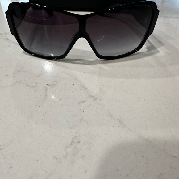 Chanel Embroidered Black Gradient Sunglasses - Picture 9 of 11